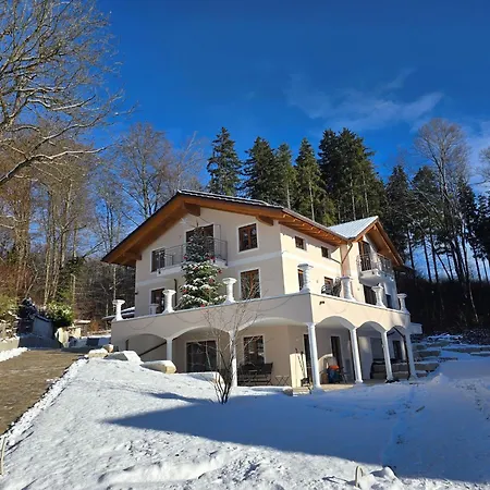 Am Eichberg Apartment Grabenstätt